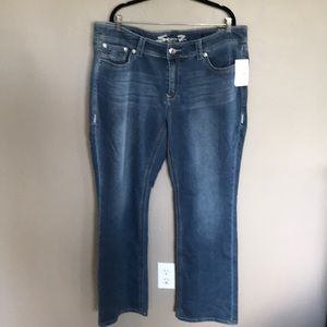 Seven7 Luxe Slim Boot Jeans